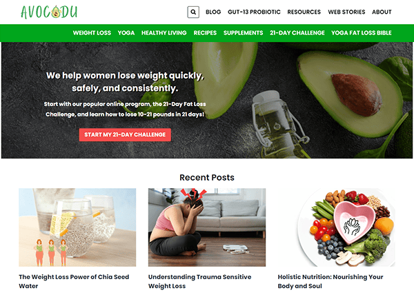 Screenshot of a website homepage with various sections including weight loss tips, health living, recent blog posts, and an invitation to start a 21-day fat loss challenge.